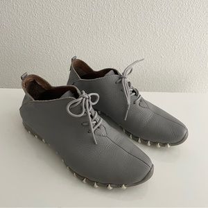 Litfoot light gray genuine leather sneaker shoes.